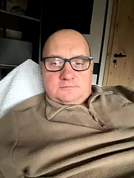 Snapshot of vanjbi45 chatting on November 2025 09:40:01 AM vanjbi45 online show from November 2025 09:40:01 AM