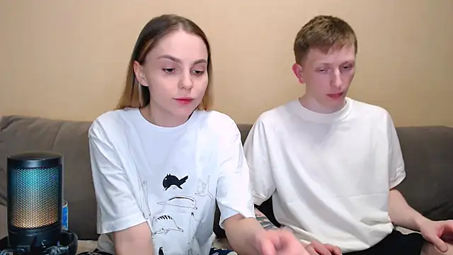 juliaanddima online show from May 2026 09:42:01 PM