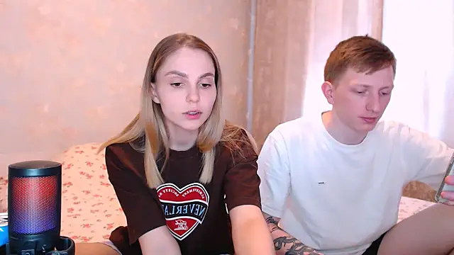 juliaanddima online show from May 2026 08:09:01 AM