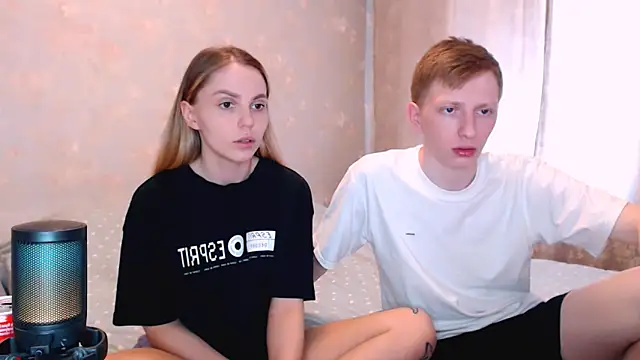juliaanddima online show from May 2026 08:09:02 AM