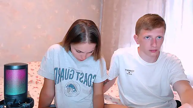 juliaanddima online show from July 2026 10:21:02 AM