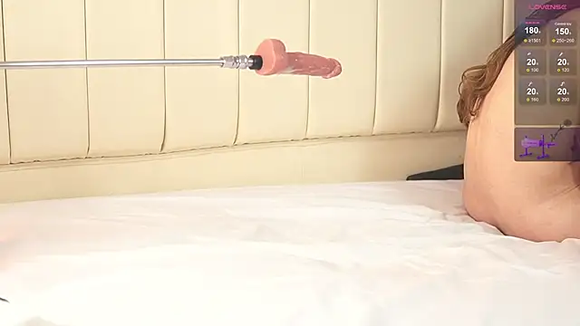 Snapshot of caroline_adams_ chatting on January 2025 03:33:01 AM caroline adams online show from January 2025 03:33:01 AM