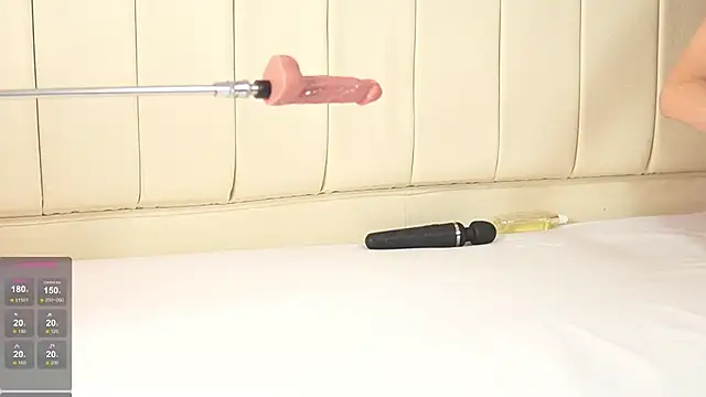 Snapshot of caroline_adams_ chatting on February 2025 10:30:01 PM caroline adams online show from February 2025 10:30:01 PM