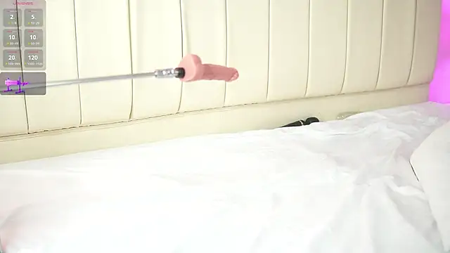 Snapshot of caroline_adams_ chatting on March 2025 03:13:01 AM caroline adams online show from March 2025 03:13:01 AM