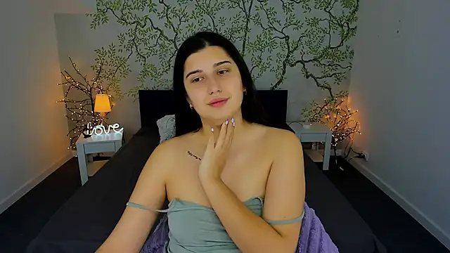 Snapshot of Linda_EX chatting on December 2024 06:11:02 AM Linda EX online show from December 2024 06:11:02 AM