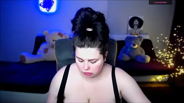 Emily Mo online show from December 2024 09:55:02 AM