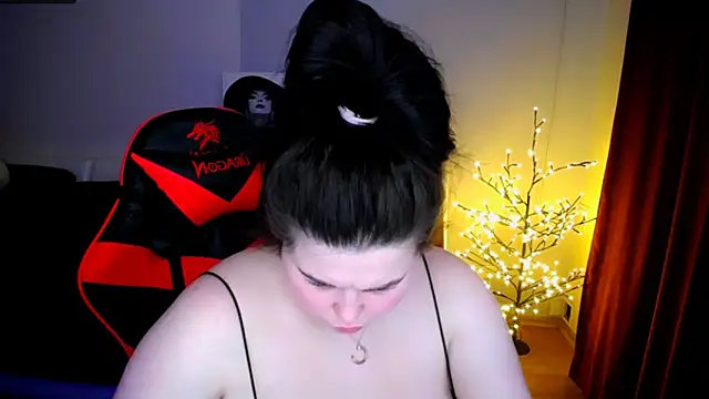 Emily Mo online show from January 2025 10:11:01 AM