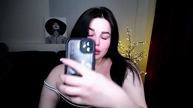 Emily Mo online show from February 2025 09:25:02 AM