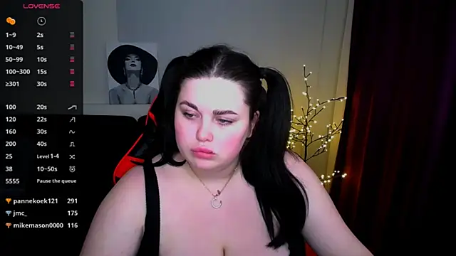 Emily Mo online show from February 2025 12:39:02 PM