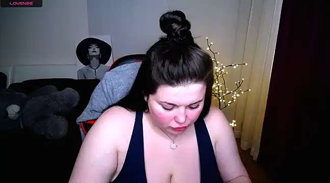 Emily Mo online show from March 2025 09:40:01 AM