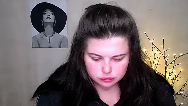 Emily Mo online show from September 2025 05:51:02 AM