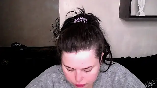 Emily Mo online show from October 2025 06:22:02 AM