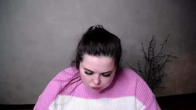 Emily Mo online show from November 2025 06:13:01 AM