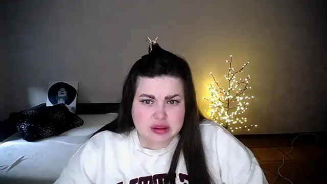 Emily Mo online show from April 2026 06:11:01 AM