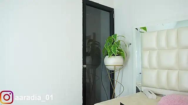 Anais aradia online show from February 2026 06:40:02 AM