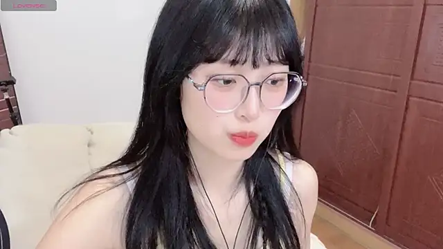 4uoki online show from March 2025 03:53:02 PM