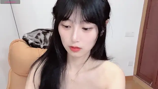 4uoki online show from October 2025 02:18:02 PM