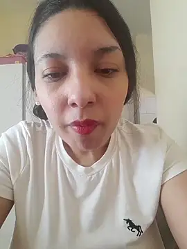 DianiQueenn online show from April 2026 02:51:02 PM