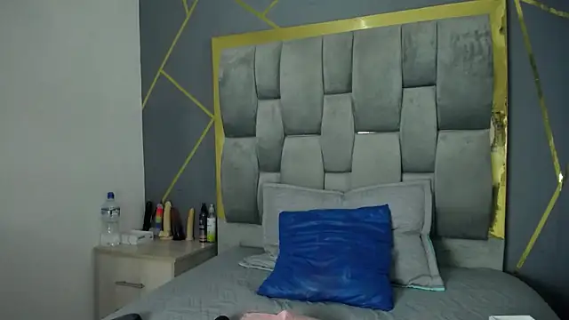 Snapshot of Veronny_P chatting on February 2025 01:44:02 PM Veronny P online show from February 2025 01:44:02 PM