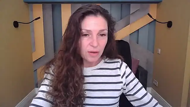 EllaLong online show from November 2025 01:04:02 PM