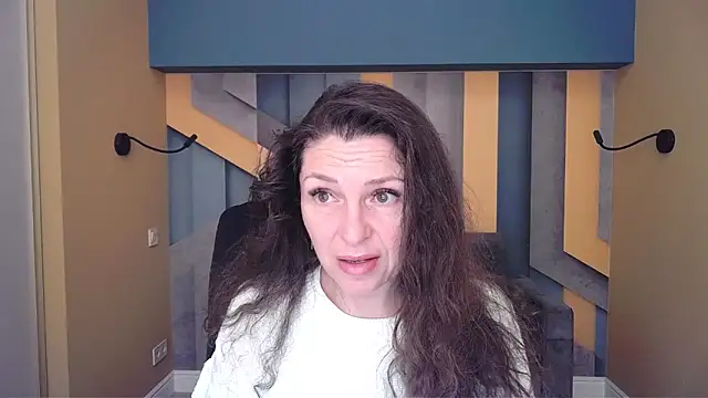 EllaLong online show from February 2026 12:32:02 PM