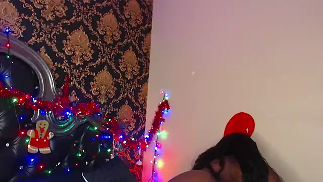 NaiaGils online show from December 2025 04:36:01 PM