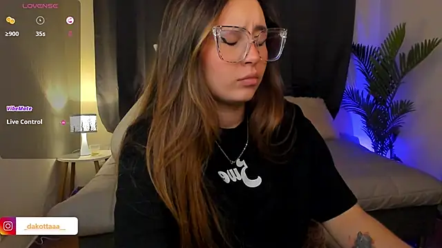 dakottaa  online show from January 2026 11:41:02 PM