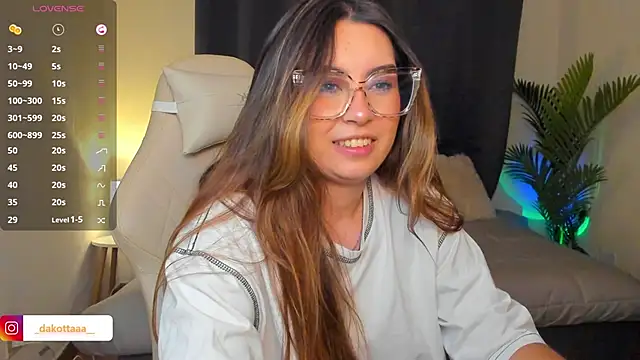 dakottaa  online show from March 2026 11:34:01 PM