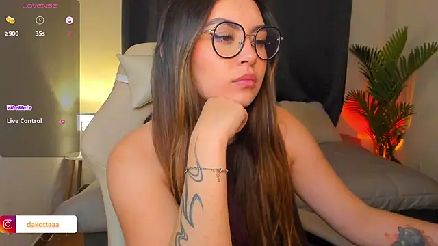 dakottaa  online show from March 2026 11:37:01 PM