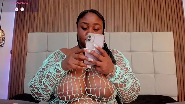 Saravy Blandon online show from September 2025 11:01:01 AM