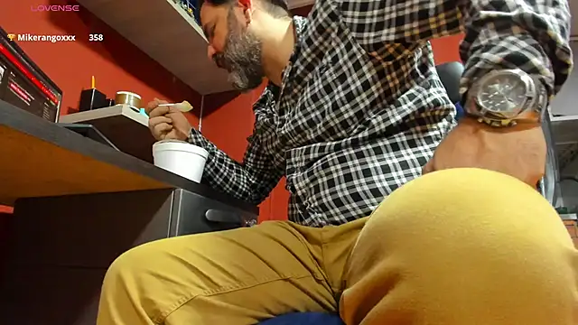 Maxi TheBigDaddy online show from February 2025 06:32:02 PM