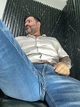 Snapshot of Maxi_TheBigDaddy chatting on June 2026 12:22:02 AM Maxi TheBigDaddy online show from June 2026 12:22:02 AM