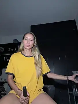 Snapshot of DanikRosse chatting on December 2024 07:10:01 AM DanikRosse online show from December 2024 07:10:01 AM