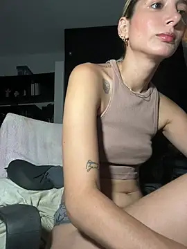 Snapshot of DanikRosse chatting on January 2025 07:05:01 AM DanikRosse online show from January 2025 07:05:01 AM