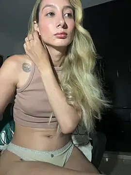 Snapshot of DanikRosse chatting on January 2025 03:37:02 AM DanikRosse online show from January 2025 03:37:02 AM