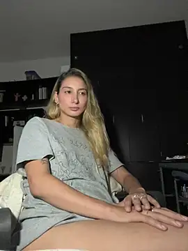 Snapshot of DanikRosse chatting on January 2025 07:11:02 AM DanikRosse online show from January 2025 07:11:02 AM