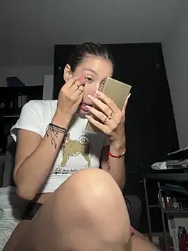 Snapshot of DanikRosse chatting on February 2025 03:58:02 AM DanikRosse online show from February 2025 03:58:02 AM