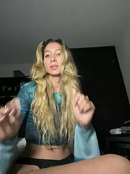 Snapshot of DanikRosse chatting on February 2025 03:48:01 AM DanikRosse online show from February 2025 03:48:01 AM