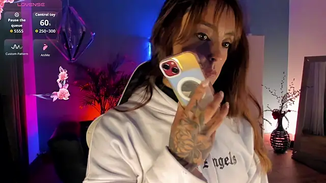 Snapshot of Megan_inked chatting on June 2026 03:44:01 AM Megan inked online show from June 2026 03:44:01 AM