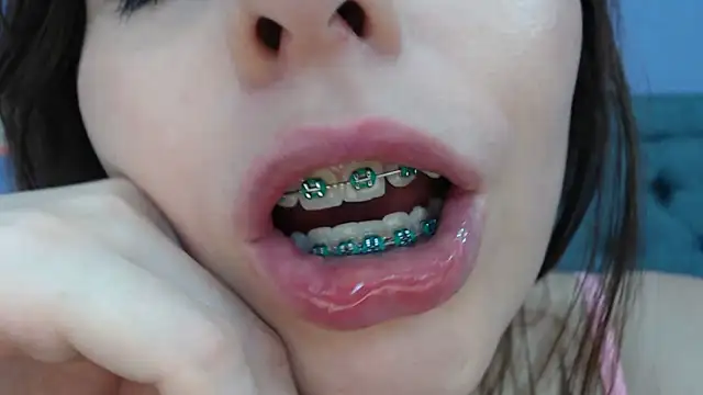 Snapshot of LilaSuni chatting on December 2024 06:17:02 PM LilaSuni online show from December 2024 06:17:02 PM