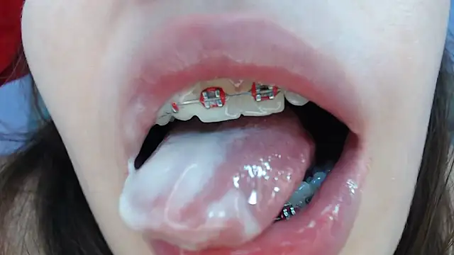 Snapshot of LilaSuni chatting on December 2024 03:42:01 PM LilaSuni online show from December 2024 03:42:01 PM