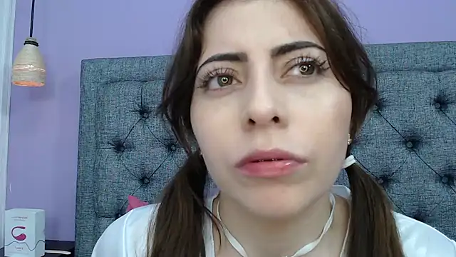 Snapshot of LilaSuni chatting on December 2024 08:57:02 PM LilaSuni online show from December 2024 08:57:02 PM