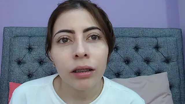 Snapshot of LilaSuni chatting on December 2024 03:42:02 PM LilaSuni online show from December 2024 03:42:02 PM