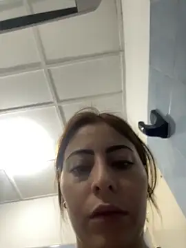 Snapshot of LilaSuni chatting on November 2025 01:00:02 PM LilaSuni online show from November 2025 01:00:02 PM