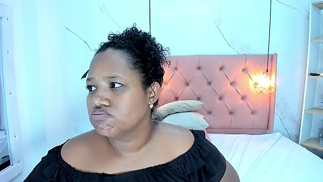 Snapshot of Belle_Brunette chatting on February 2025 09:29:01 PM Belle Brunette online show from February 2025 09:29:01 PM