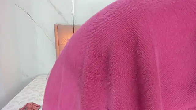 Snapshot of Belle_Brunette chatting on February 2025 09:27:02 PM Belle Brunette online show from February 2025 09:27:02 PM