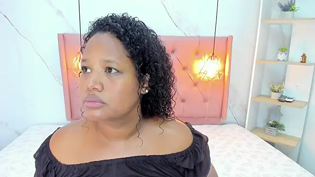 Snapshot of Belle_Brunette chatting on October 2025 09:26:01 PM Belle Brunette online show from October 2025 09:26:01 PM