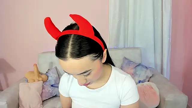 Snapshot of tinysara chatting on March 2025 04:29:02 PM tinysara online show from March 2025 04:29:02 PM