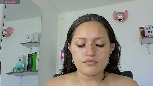 Snapshot of megan_doll2 chatting on January 2025 12:46:02 AM megan doll2 online show from January 2025 12:46:02 AM