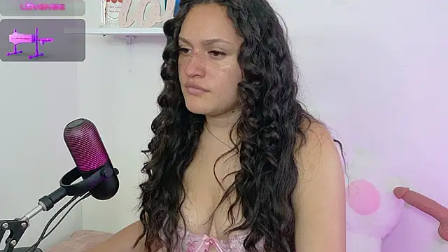 Snapshot of megan_doll2 chatting on March 2025 09:59:01 PM megan doll2 online show from March 2025 09:59:01 PM